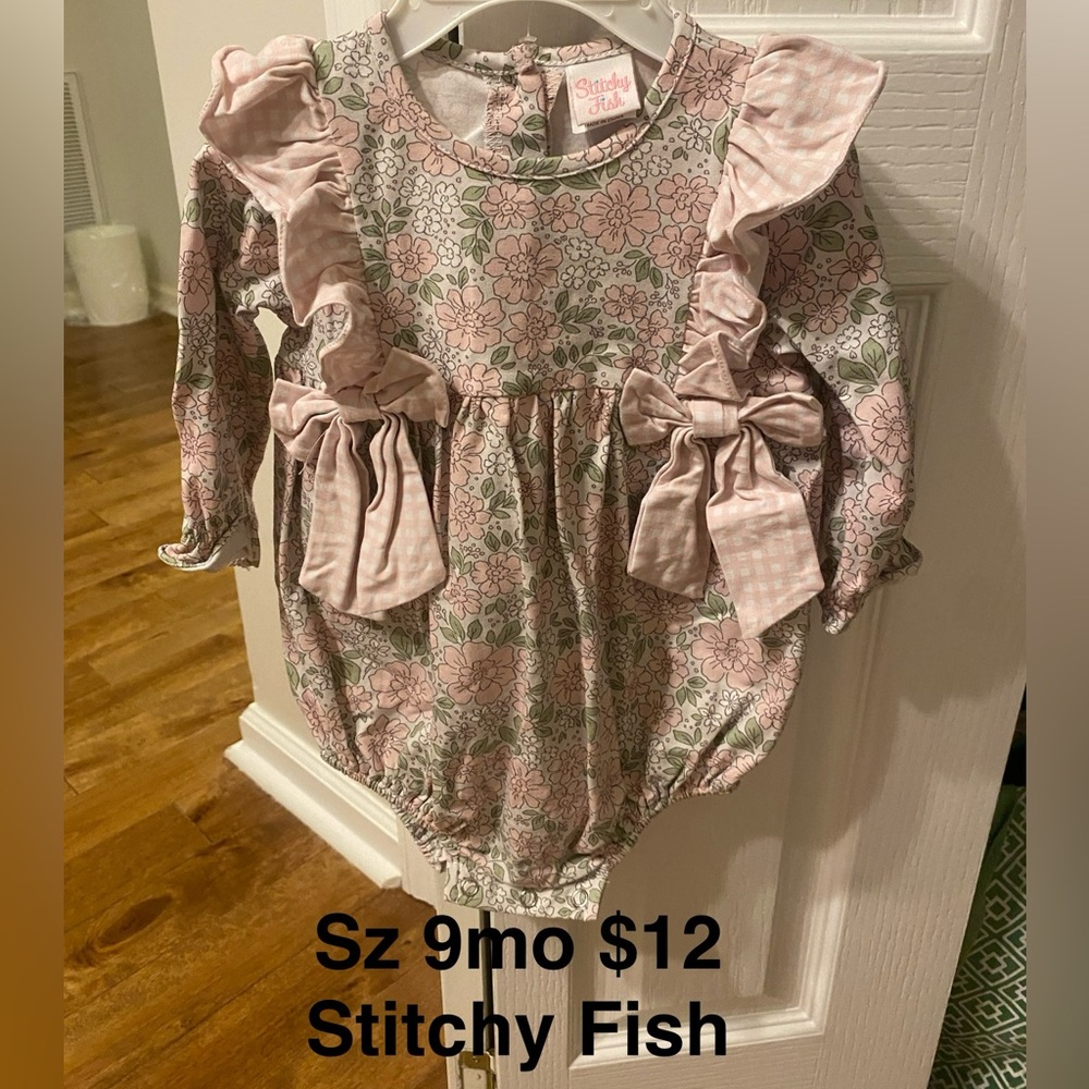 Stitchy Fish long sleeve bubble